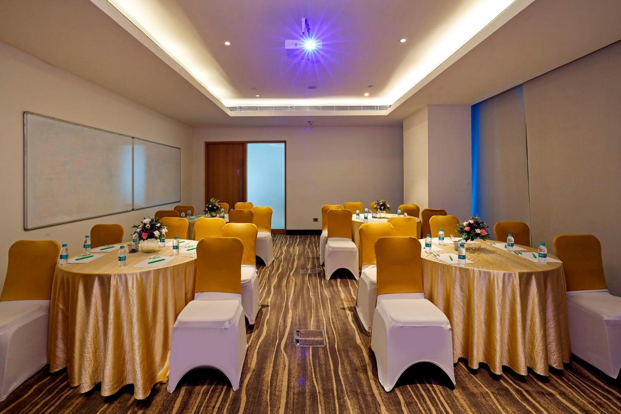Holiday Inn Chennai Omr It Expressway By Ihg Exterior foto