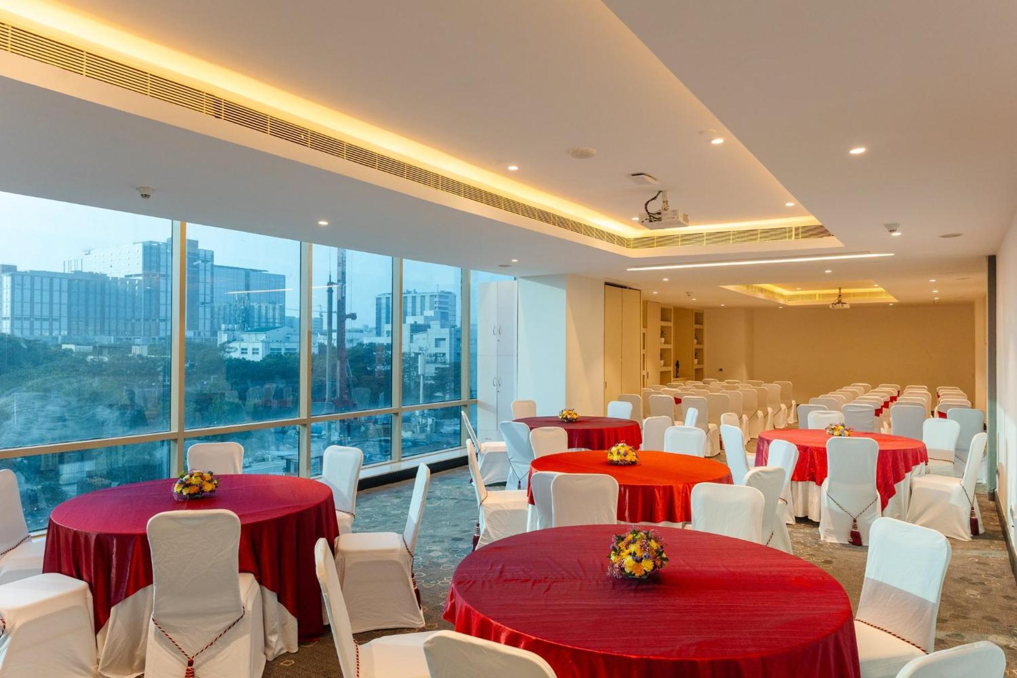 Holiday Inn Chennai Omr It Expressway By Ihg Exterior foto